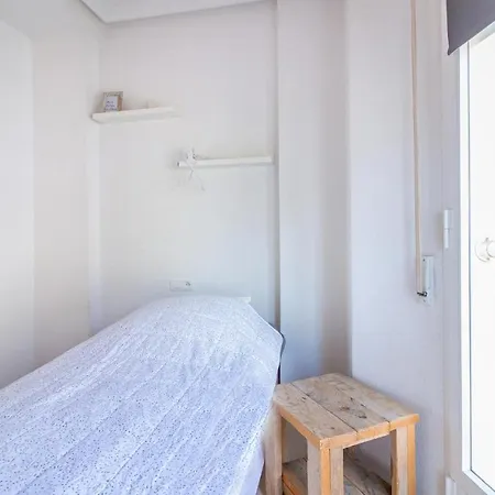 2 Bedroom Lovely In Holiday home